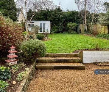 4 bedroom semi-detached house to rent - Photo 2