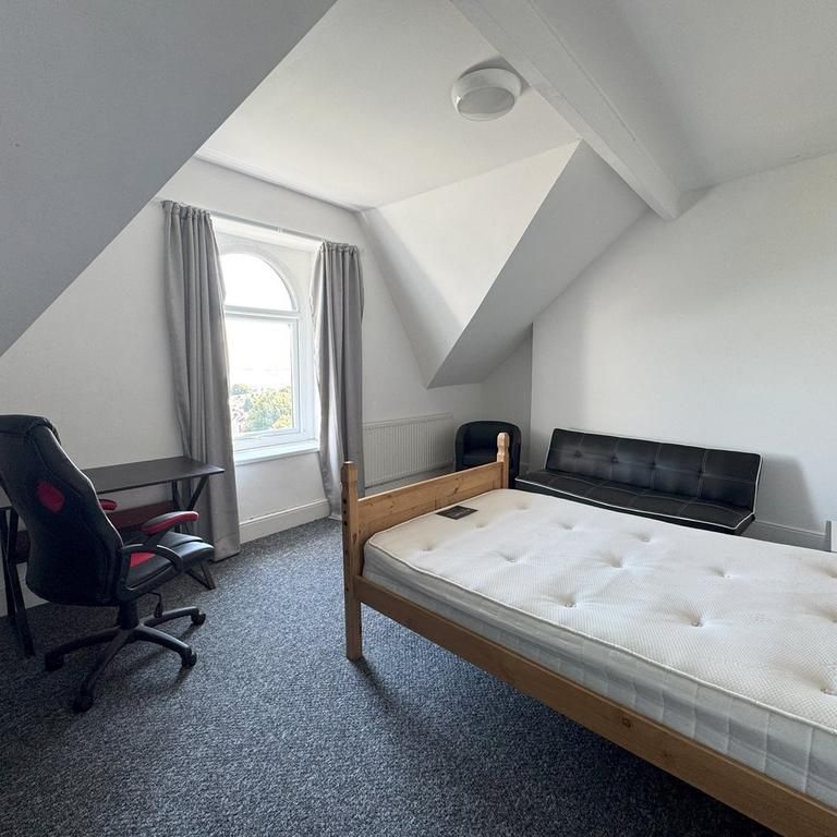3 bedroom apartment to rent - Photo 1
