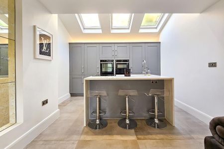 2 bedroom semi-detached house to rent - Photo 4