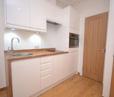 1 bedroom Flat To Let - Photo 3