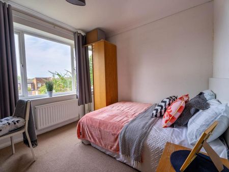 4 bedroom house to rent - Photo 2