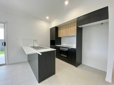 47 Pembroke Avenue, Edgeworth - Photo 3