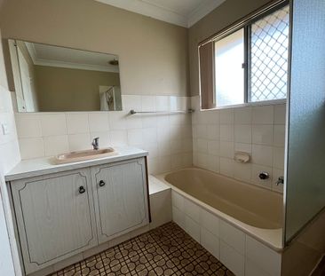 Low Maintenance unit in Prime Northern Suburbs Locaton - Photo 5