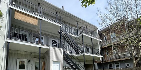 ✨ 4 ½ RÉNOVÉ AVEC CACHET – Quartier Sain - Photo 3