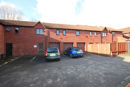 2 bed Flat for let - Photo 2