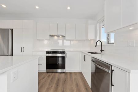 22575 Brown Avenue condo — Maple Ridge, BC (1-Bedroom) - 1 Bedroom - Photo 2