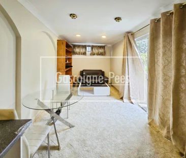 Cedarcroft Road - Chessington - Photo 1