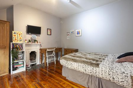 6 bedroom terraced house to rent - Photo 4