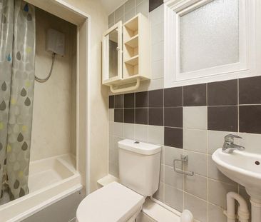 1 bedroom House To Let Total Size: 140 SQ FT - Photo 1