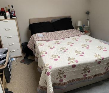 3 bedroom flat to rent - Photo 3