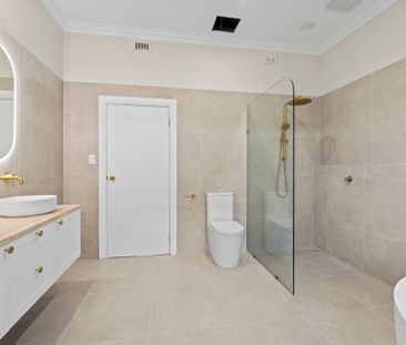 Beautifully Renovated 3 Bedroom Home in Prime Camden Park - Photo 5