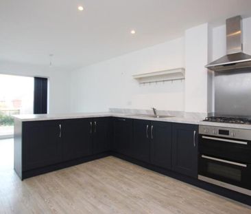 *** STUDENT HOUSE *** Be the first students to rent this 4 bedroom ... - Photo 5