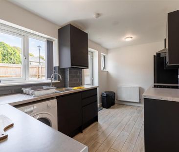 2 bedroom private hall to rent - Photo 6