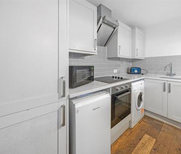 3 bedroom apartment to rent - Photo 6