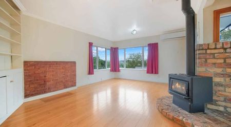 Sunnyvale gem with family-friendly backyard and pet-friendly! - Photo 2
