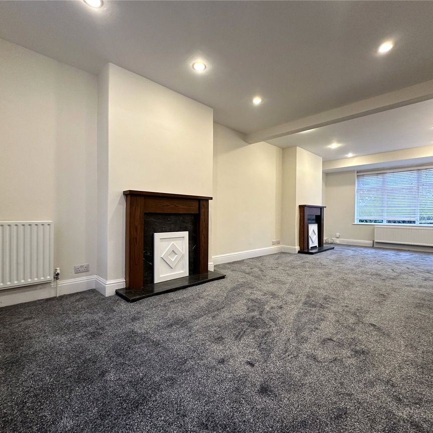 360, Oakwood Lane, Leeds, LS8 3LF - Photo 1