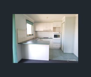 Lovely 2 Bedroom Unit - Photo 6