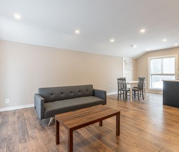 For Lease - 651 16th Avenue, Richmond Hill, Ontario - Photo 3