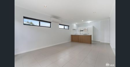 KELMSCOTT - 3X2 - LOW-MAINTENANCE HOME IN CONVENIENT LOCATION - Photo 3