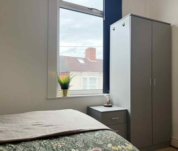 Room in a Shared House, Esmond Street, L6 - Photo 4