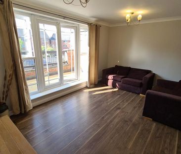 4 bedroom townhouse to rent - Photo 2