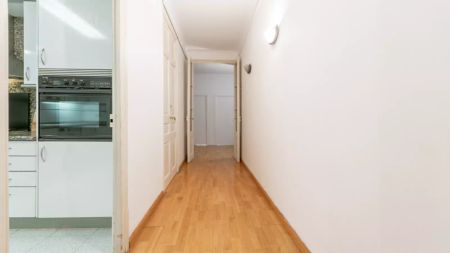 Room in a shared 8-bedroom apartment for rent in Vila de Gràcia, perfect for professionals and students - Foto 4