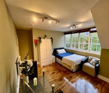 Room in a Shared House, Bath Road, W4 - Photo 2