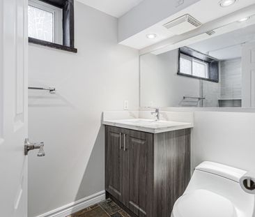 For Lease - 72B Dunning Avenue, Aurora, Ontario - Photo 5