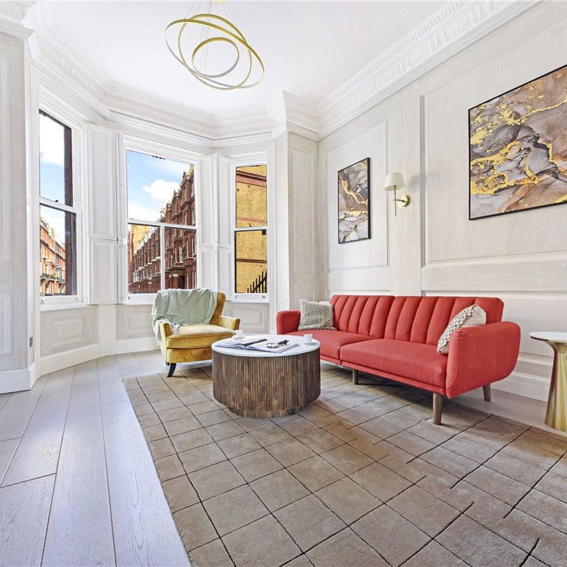 Immaculate and beautifully presented ground and lower ground floor duplex that has been refurbished to an exceptional standard combining the contemporary with the period features. Minimum Tenancy Length: 12 months EPC Rating C | Council Tax Band G - Photo 1