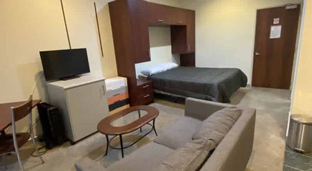 LOCATION LOCATION LOCATION: - Photo 4