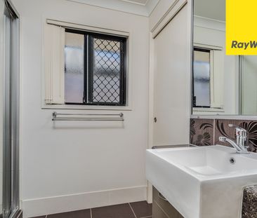 LOW MAINTENANCE, WELL PRESENTED HOME! - Photo 4