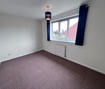 2 bedroom semi-detached house to rent - Photo 4