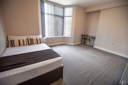 1 bedroom in a house share to rent - Photo 3