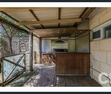 3x1 Home with Workshop! - Photo 5