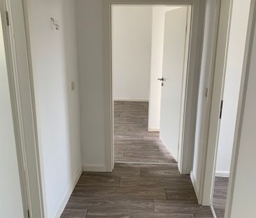 Tolle Vierraumwohnung – renoviert in modernem Design! – Blick ins Grüne - Foto 4