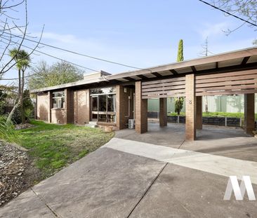 8 Shalimar Court, Vermont South VIC 3133 - House For Rent | Domain - Photo 1