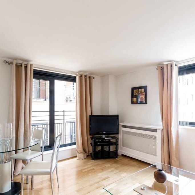 1 bedroom flat to rent - Photo 1
