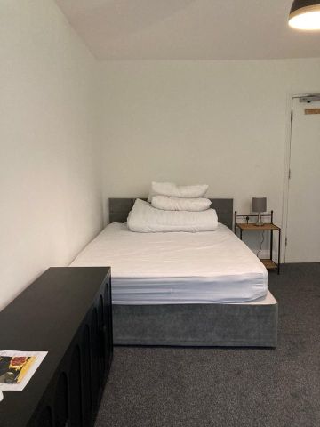 Room in a Shared House, London, E17 - Photo 3