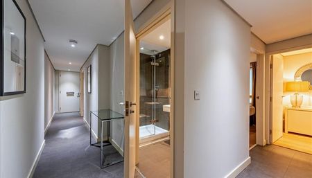 3 bedroom flat to rent - Photo 3