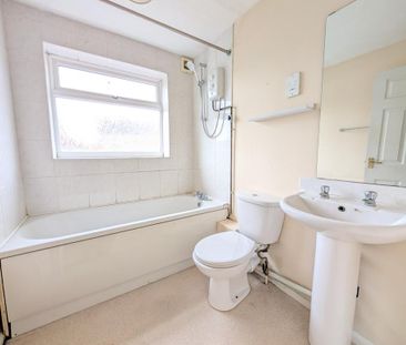 3 bedroom semi-detached house to rent - Photo 1