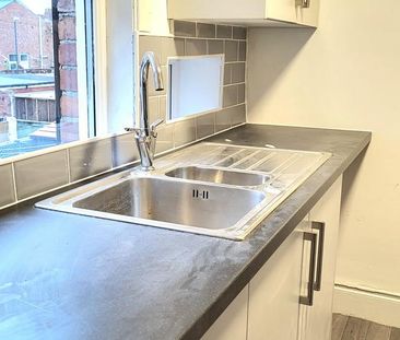 3 bedroom flat to rent - Photo 4