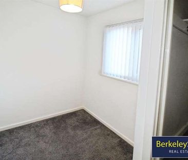 Roleton Close, Bootle, L30 - Photo 2