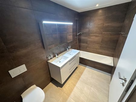 2.5 Zimmer, 108 m², 1. Stock - Photo 3