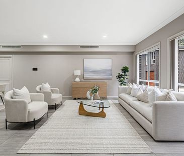 A Stunning Family Home in the Heart of Schofields !! - Photo 1