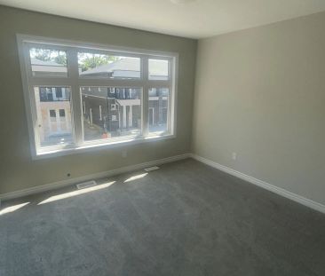 Condo Townhouse For Lease | X9246367 - Photo 5