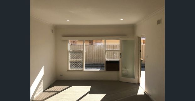 Lovely 2 Bedroom Unit - Photo 1