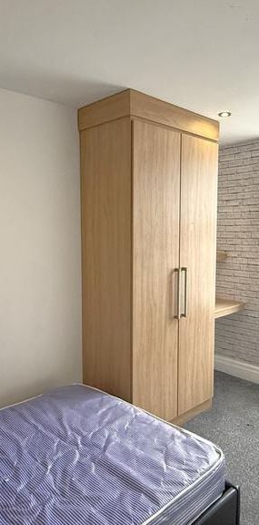 1 bedroom in a house share to rent - Photo 1