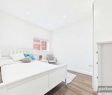 St. Peters Road, Reading, Berkshire, RG6 - Photo 5