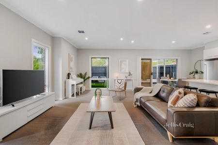 3 Bed, 2 Bath - Photo 4