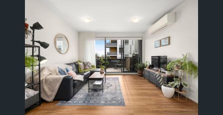 Stylish Apartment in a Leafy Kensington - Photo 5